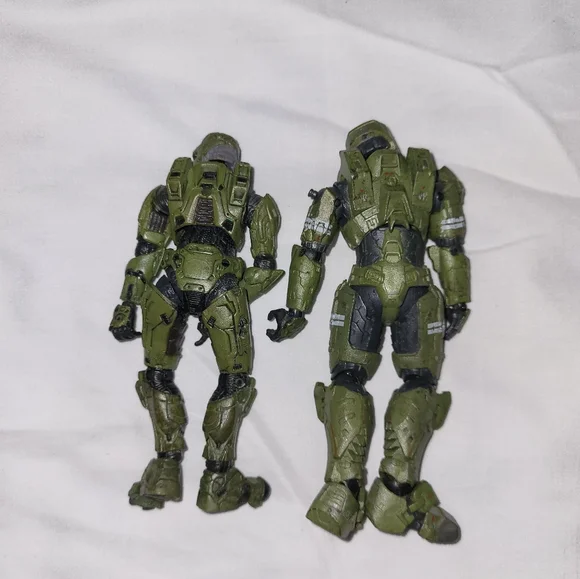 2 Halo Action Figures - Picture 2 of 2
